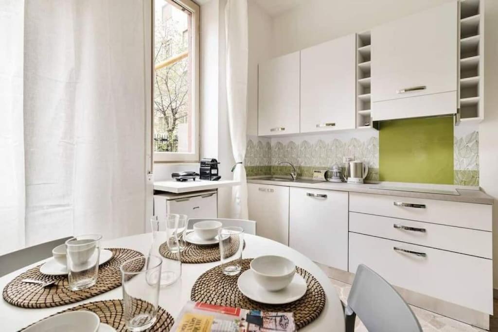 Appartamento Incantevole In Brera Milán Exterior foto